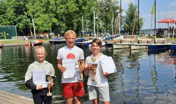 Erfolgreiche Opti A und ILCA 4 bei der LJM Brandenburg
